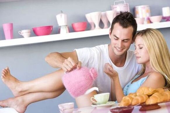 laimīgs vīrietis un sieviete